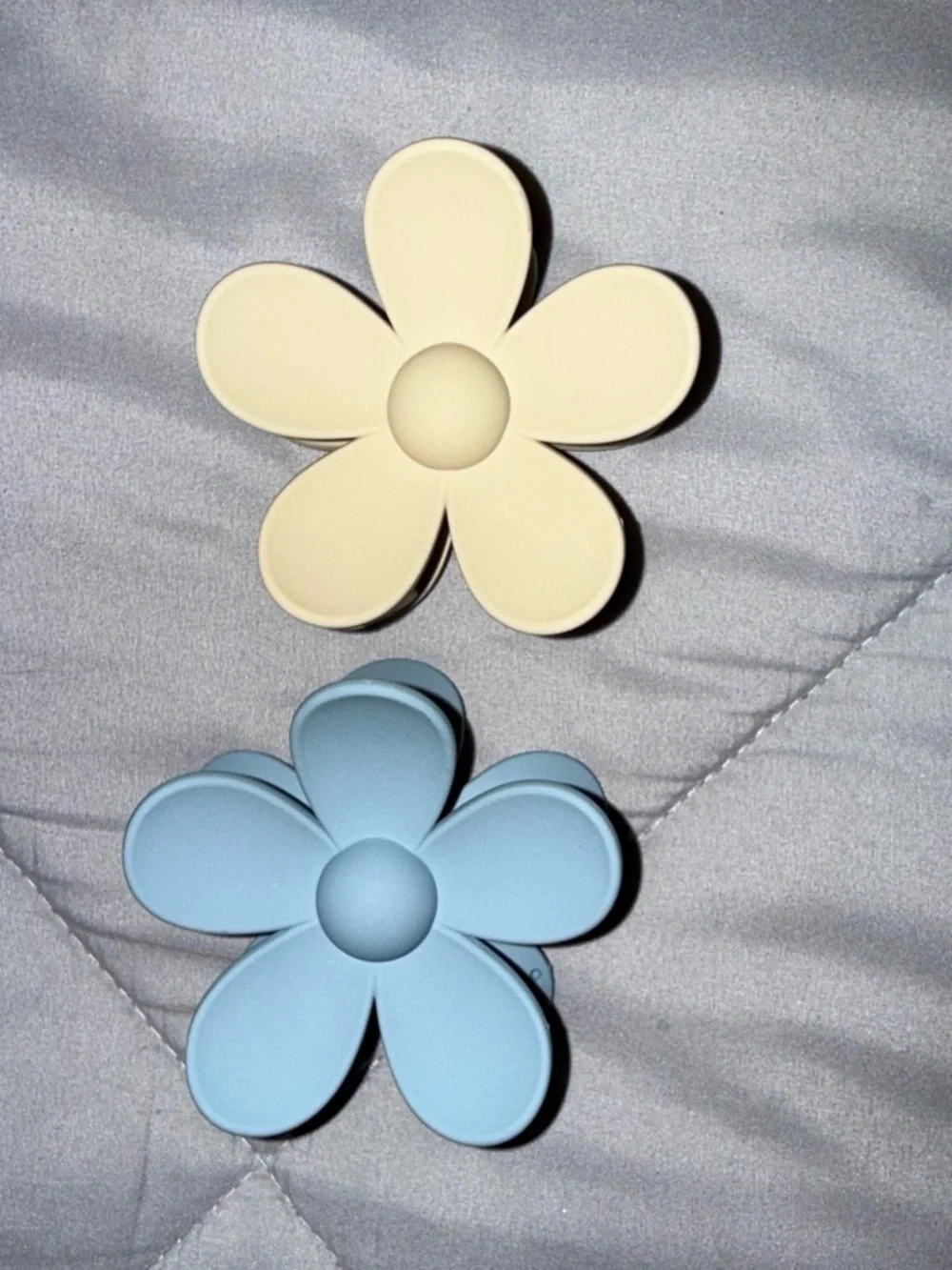 Flower hair clips - Cream & Light Blue